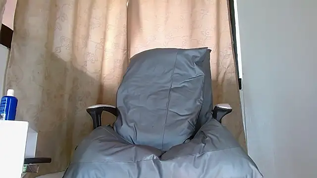 Snapshot of bellatrixx_69 chatting on December 2024 03:15:01 PM bellatrixx 69 online show from December 2024 03:15:01 PM