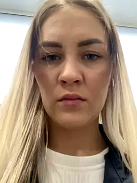 Snapshot of DreamGirl-777 chatting on December 2024 05:42:01 AM DreamGirl-777 online show from December 2024 05:42:01 AM