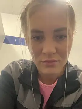 Snapshot of DreamGirl-777 chatting on December 2024 10:35:02 AM DreamGirl-777 online show from December 2024 10:35:02 AM