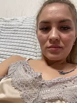 Snapshot of DreamGirl-777 chatting on December 2024 03:30:01 PM DreamGirl-777 online show from December 2024 03:30:01 PM