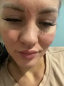 Snapshot of DreamGirl-777 chatting on December 2024 06:45:02 AM DreamGirl-777 online show from December 2024 06:45:02 AM