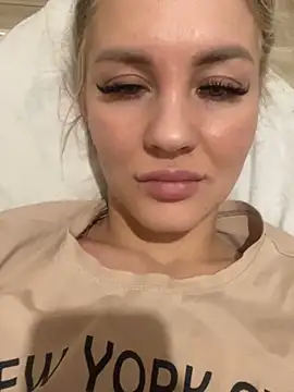 Snapshot of DreamGirl-777 chatting on January 2025 12:31:01 PM DreamGirl-777 online show from January 2025 12:31:01 PM