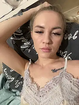 Snapshot of DreamGirl-777 chatting on February 2025 04:04:01 PM DreamGirl-777 online show from February 2025 04:04:01 PM