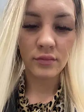 Snapshot of DreamGirl-777 chatting on February 2025 04:08:02 AM DreamGirl-777 online show from February 2025 04:08:02 AM