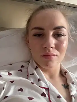 Snapshot of DreamGirl-777 chatting on February 2025 01:06:01 PM DreamGirl-777 online show from February 2025 01:06:01 PM