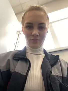 Snapshot of DreamGirl-777 chatting on March 2025 08:06:01 AM DreamGirl-777 online show from March 2025 08:06:01 AM