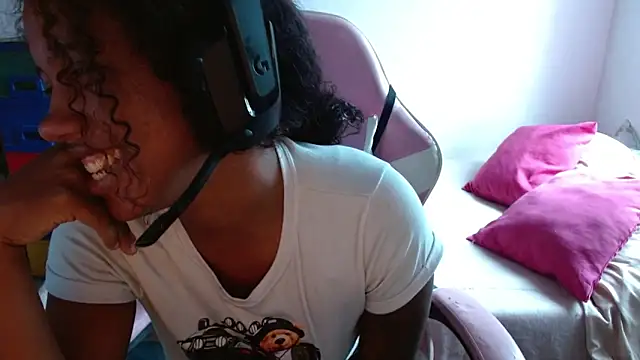 TiffanyRoouse online show from February 2025 09:25:01 PM