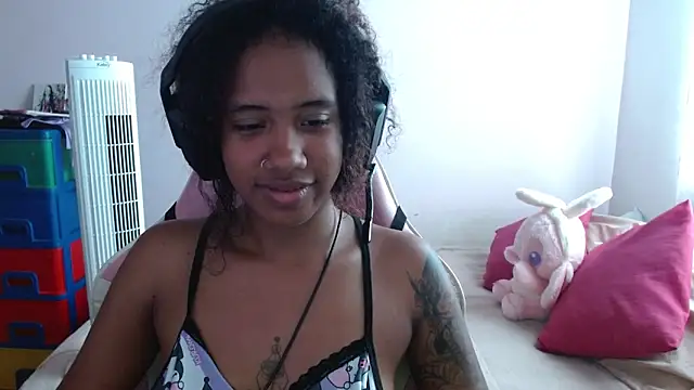 TiffanyRoouse online show from March 2025 07:04:02 PM