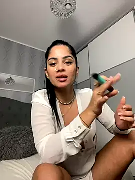 Snapshot of _adelle chatting on December 2024 02:22:01 PM adelle online show from December 2024 02:22:01 PM