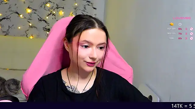 Snapshot of me__hanna chatting on March 2025 12:00:02 AM me hanna online show from March 2025 12:00:02 AM