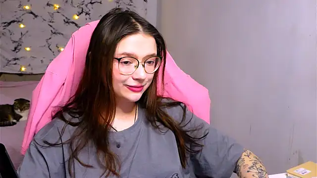 Snapshot of me__hanna chatting on March 2025 10:53:02 PM me hanna online show from March 2025 10:53:02 PM