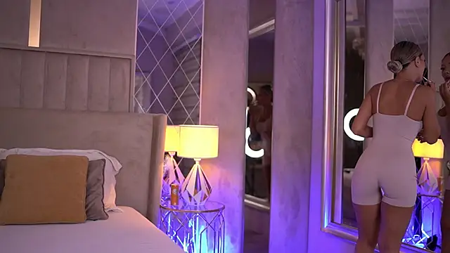 Snapshot of BlairSanders chatting on September 2025 06:19:02 PM BlairSanders online show from September 2025 06:19:02 PM