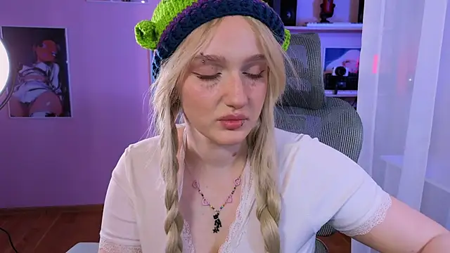 ELLIEJAY online show from May 2026 05:12:01 AM