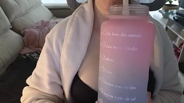 Snapshot of MommyLoveAanal chatting on September 2025 01:34:02 PM MommyLoveAanal online show from September 2025 01:34:02 PM