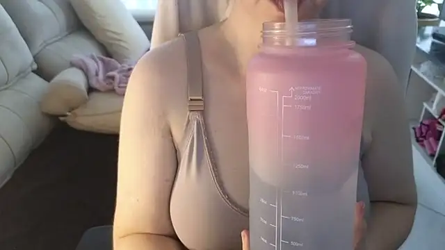 Snapshot of MommyLoveAanal chatting on September 2025 02:40:02 PM MommyLoveAanal online show from September 2025 02:40:02 PM