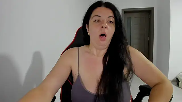 amiraisa11 online show from June 2026 01:30:02 AM