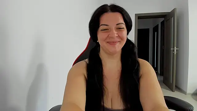 amiraisa11 online show from June 2026 03:51:01 PM