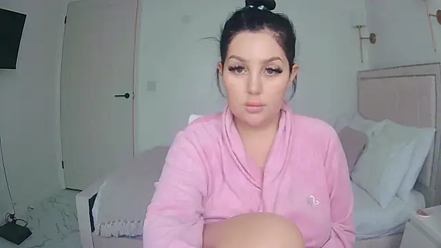 magical mia online show from October 2025 11:31:02 AM