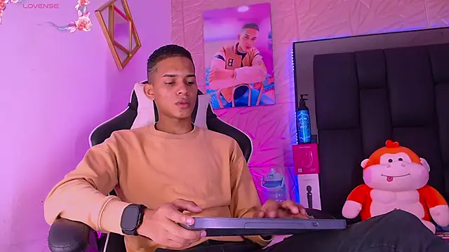 Snapshot of dilan_alfonzo chatting on February 2026 07:22:01 PM dilan alfonzo online show from February 2026 07:22:01 PM