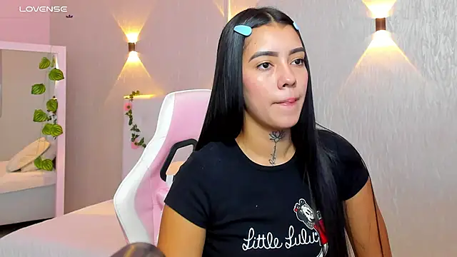 Snapshot of miagomezweb1 chatting on January 2025 01:53:02 PM miagomezweb1 online show from January 2025 01:53:02 PM