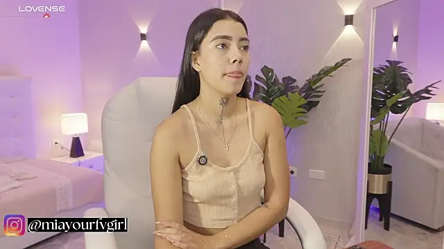 miagomezweb1 online show from September 2025 01:14:02 PM