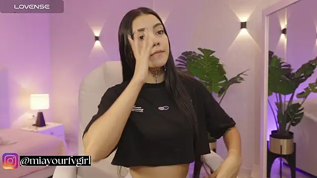 miagomezweb1 online show from October 2025 01:03:02 PM