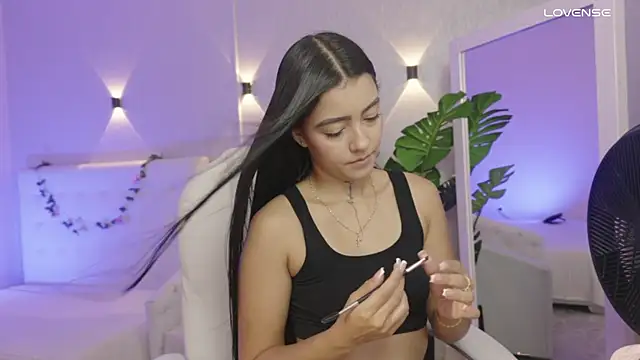 miagomezweb1 online show from January 2026 12:42:01 PM