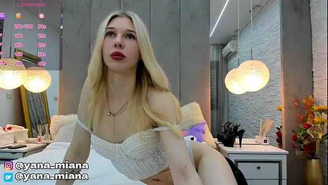 Snapshot of Yanna_miana chatting on February 2025 09:11:02 AM Yanna miana online show from February 2025 09:11:02 AM