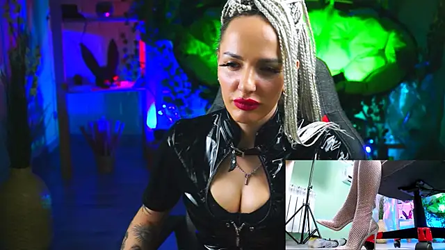 MonicaMaxwel online show from March 2025 06:11:02 PM