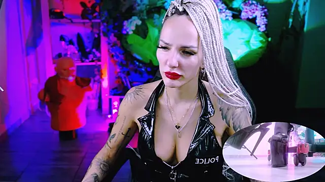 MonicaMaxwel online show from December 2025 11:15:01 AM