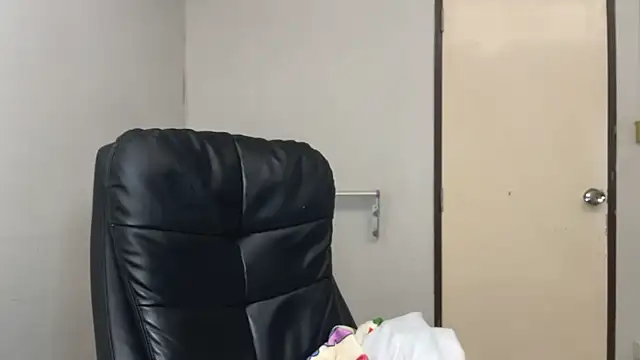 Snapshot of SassyJessi chatting on November 2025 04:11:02 AM SassyJessi online show from November 2025 04:11:02 AM