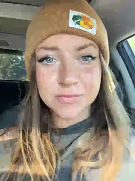 Snapshot of molly_witha_chance chatting on February 2026 02:25:02 PM molly witha chance online show from February 2026 02:25:02 PM