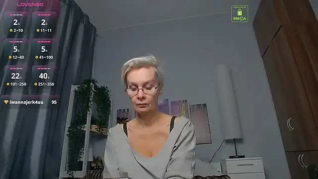 Snapshot of HelgaHimmell chatting on February 2025 06:46:01 AM HelgaHimmell online show from February 2025 06:46:01 AM