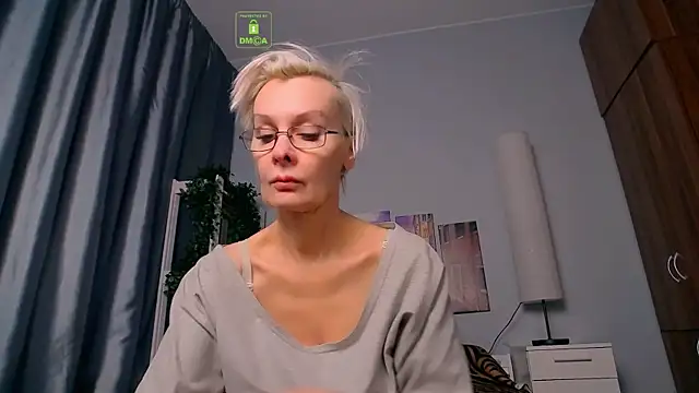 Snapshot of HelgaHimmell chatting on February 2025 06:51:01 AM HelgaHimmell online show from February 2025 06:51:01 AM