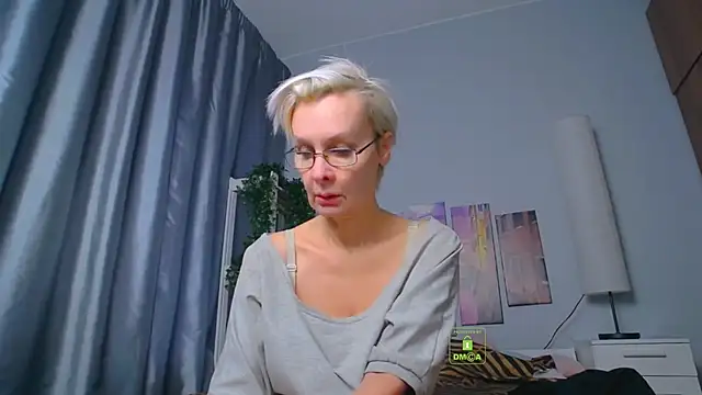 Snapshot of HelgaHimmell chatting on February 2025 09:56:01 AM HelgaHimmell online show from February 2025 09:56:01 AM