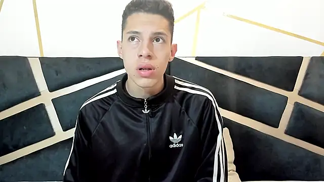 Snapshot of thiago19s chatting on December 2024 07:21:02 PM thiago19s online show from December 2024 07:21:02 PM