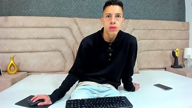 Snapshot of thiago19s chatting on July 2026 12:33:01 PM thiago19s online show from July 2026 12:33:01 PM