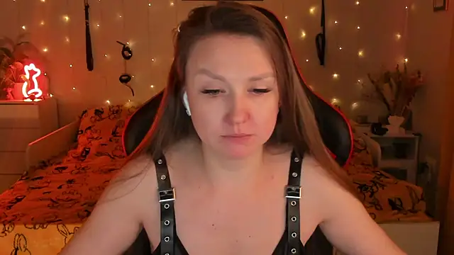 desperatehousewife   online show from October 2025 07:36:02 PM