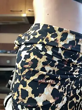 Hotmomcheckk  online show from February 2025 09:30:02 AM