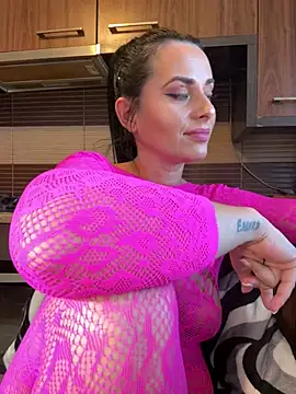 Hotmomcheckk  online show from March 2025 01:28:02 PM