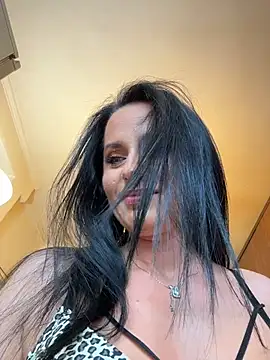 Hotmomcheckk  online show from November 2025 12:27:01 PM