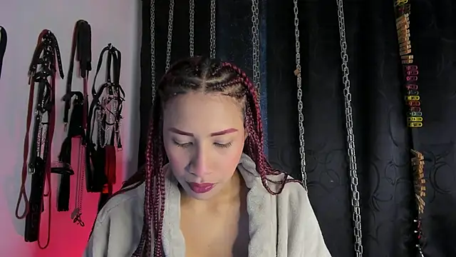 charrlotte quinn online show from February 2026 12:37:01 PM