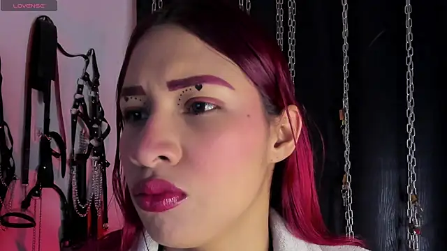 charrlotte quinn online show from May 2026 12:43:01 PM