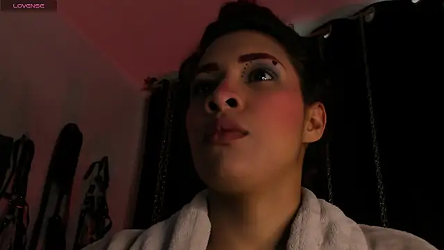 charrlotte quinn online show from May 2026 12:35:02 PM