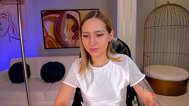 MollySundersX online show from June 2026 08:00:02 PM