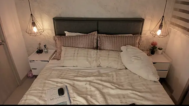 sofia burman online show from September 2025 01:22:02 AM