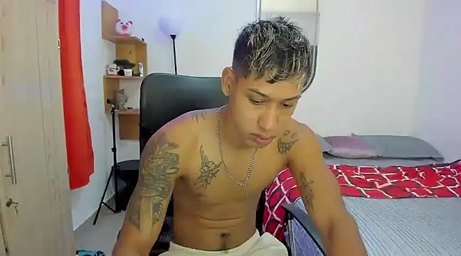 Snapshot of slim_master12 chatting on March 2025 10:57:02 AM slim master12 online show from March 2025 10:57:02 AM