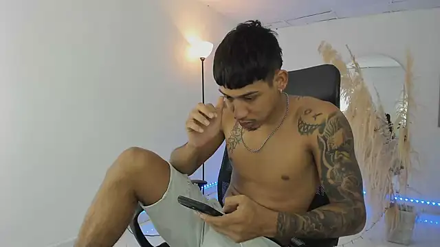 Snapshot of slim_master12 chatting on December 2025 10:51:03 PM slim master12 online show from December 2025 10:51:03 PM