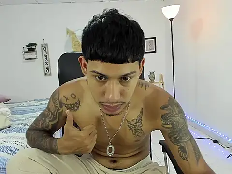 Snapshot of slim_master12 chatting on February 2026 10:59:02 PM slim master12 online show from February 2026 10:59:02 PM