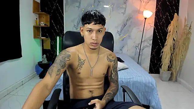 Snapshot of slim_master12 chatting on May 2026 11:32:02 PM slim master12 online show from May 2026 11:32:02 PM